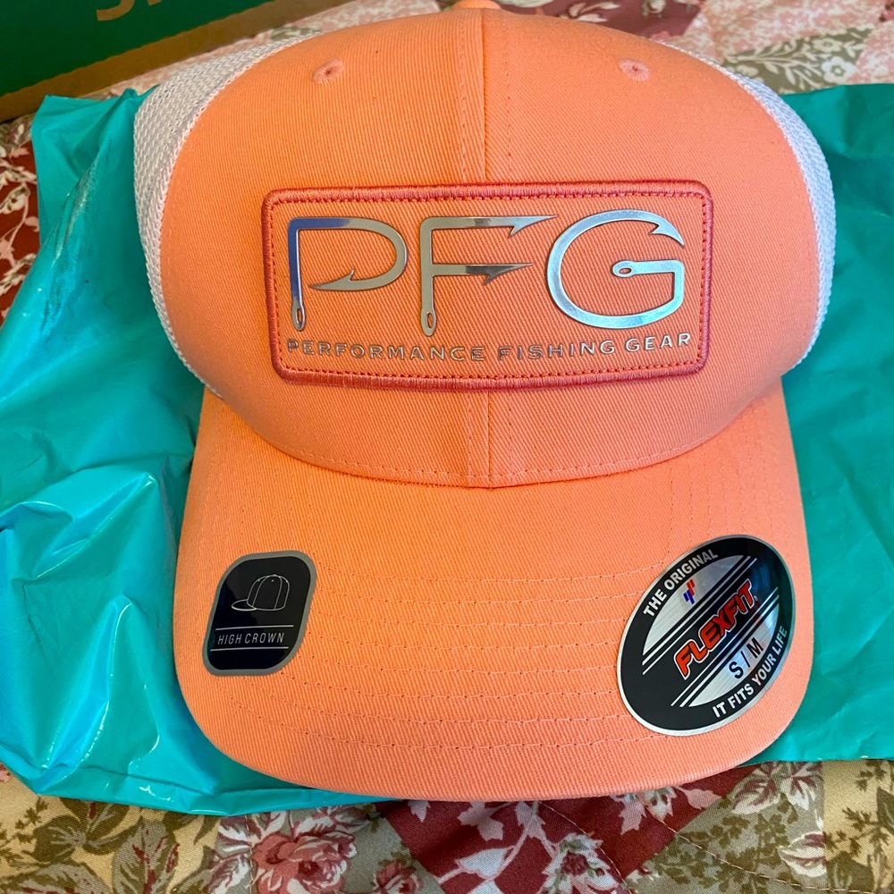 NWT‼️ Columbia PFG Coral Color Hat